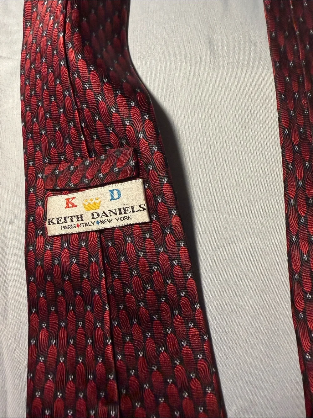 Keith Daniels Men's Red Textured Pattern Tie - Sophisticated Formal Accessory